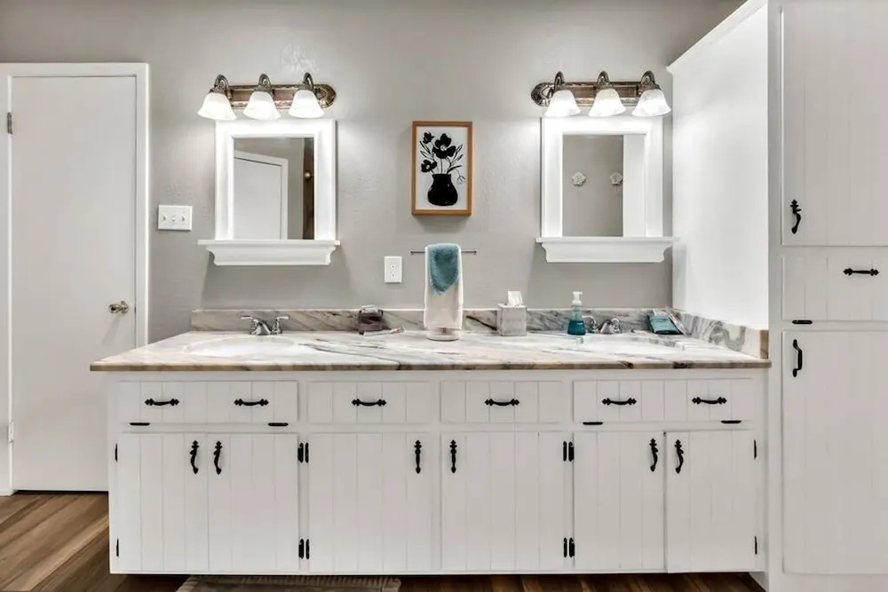 New Cozy Retreat Located 15 Minutes to Waco