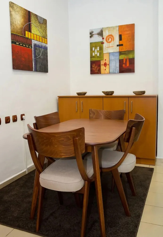 FM Deluxe 2-BDR Apartment - Top Spot