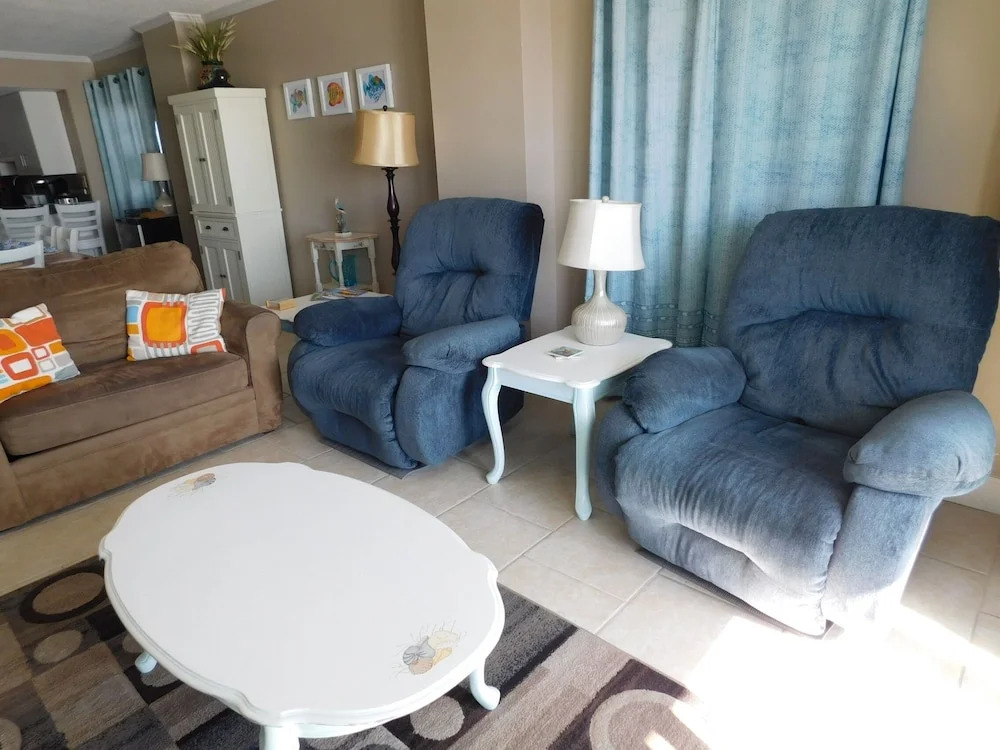 Spring Towers #501 3 Bedroom Condo by Redawning