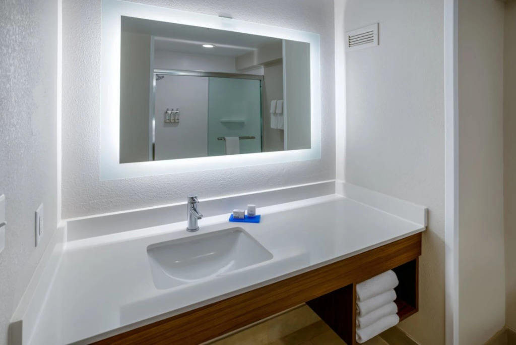 Holiday Inn Express Hotel & Suites Salisbury - Delmar by IHG