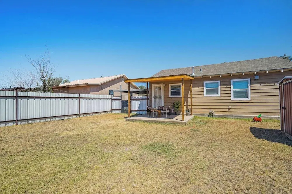 Quaint Midland Home ~ 1 Mi to Downtown!