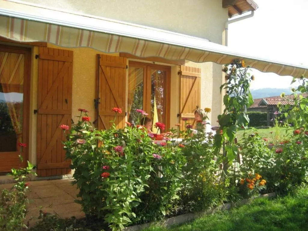 Gîte convivial avec jardin, cheminée et animaux acceptés près de Roanne - FR-1-496-93