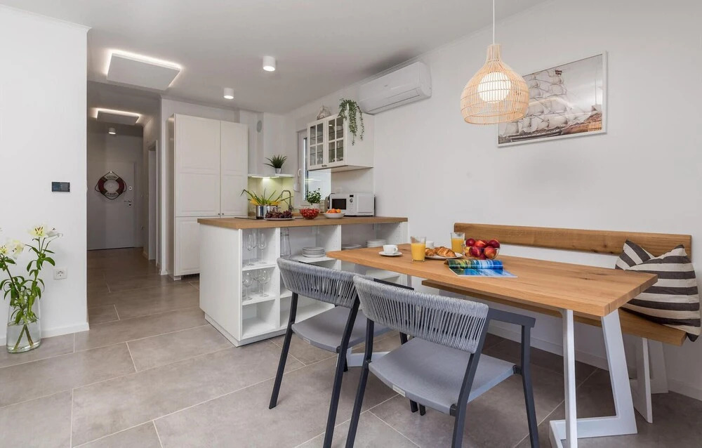 Amazing Apartment in Mali Losinj With Wifi and 2 Bedrooms