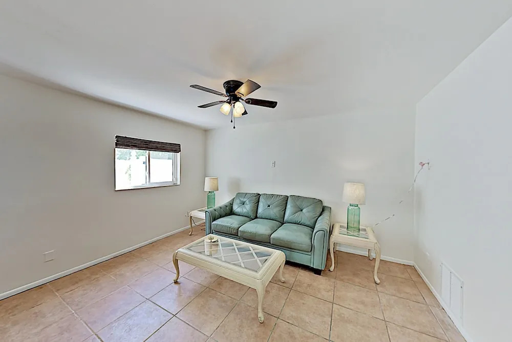 408harbd 3 Bedroom Home