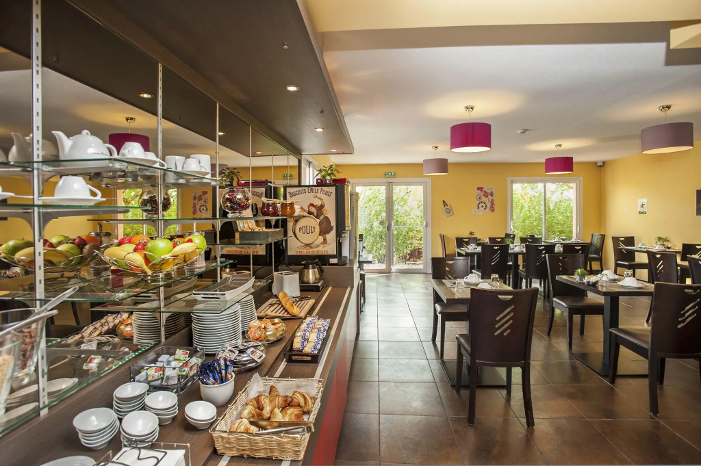 Brit Hotel Confort Montauban