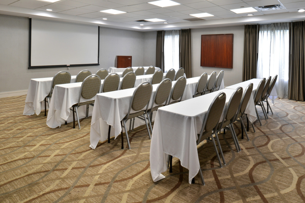 Holiday Inn Express Hotel & Suites Lafayette by IHG