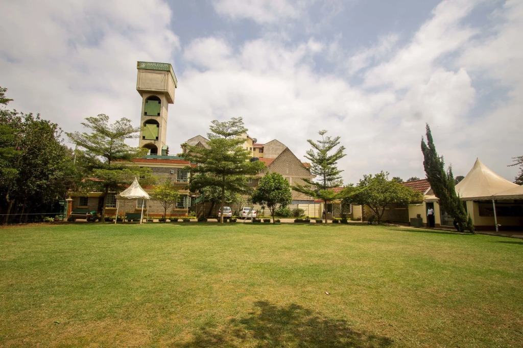Harlequin Suites Hotel