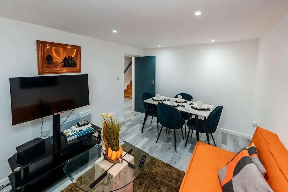 Sale 2-bedroom Apt - Sleeps 5 - Free Parking