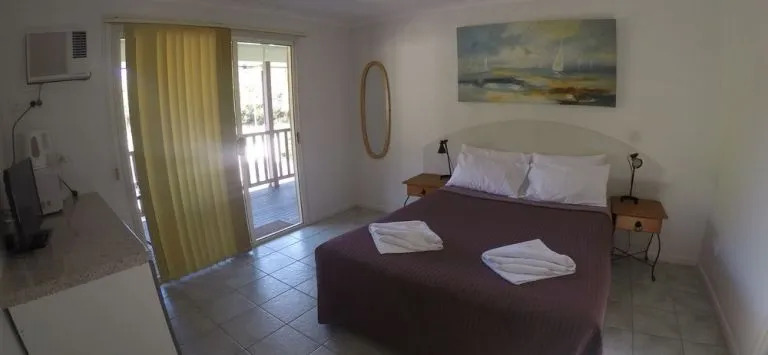 Agnes Palms Motel