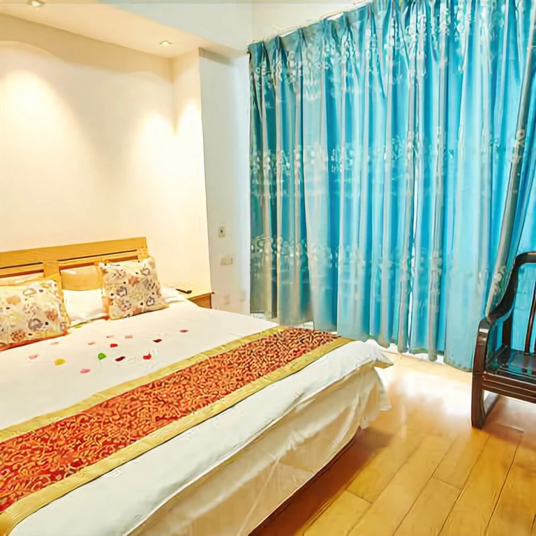 Zhanhong Apartment Hotel (Shanghai Disneyland Wanda Plaza)