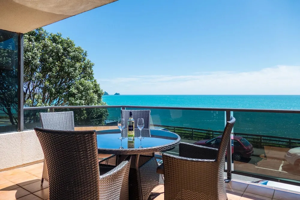 Waterfront On Woolcombe - 4BR holiday apartment