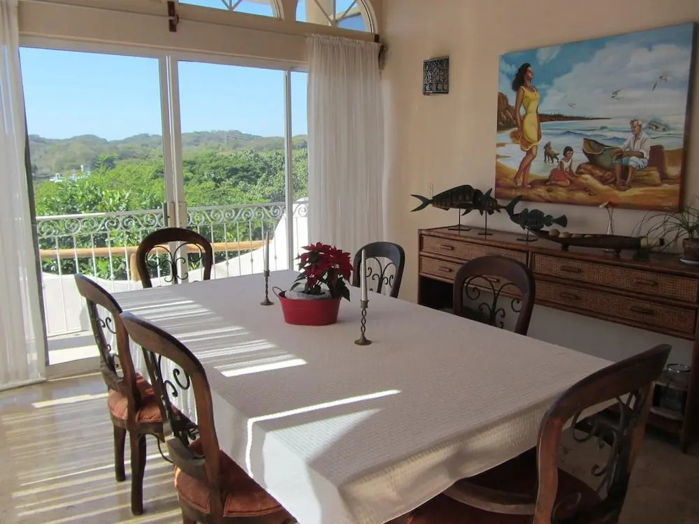 Vista De Bahia 4 Bedrooms 3.5 Bathrooms Villa