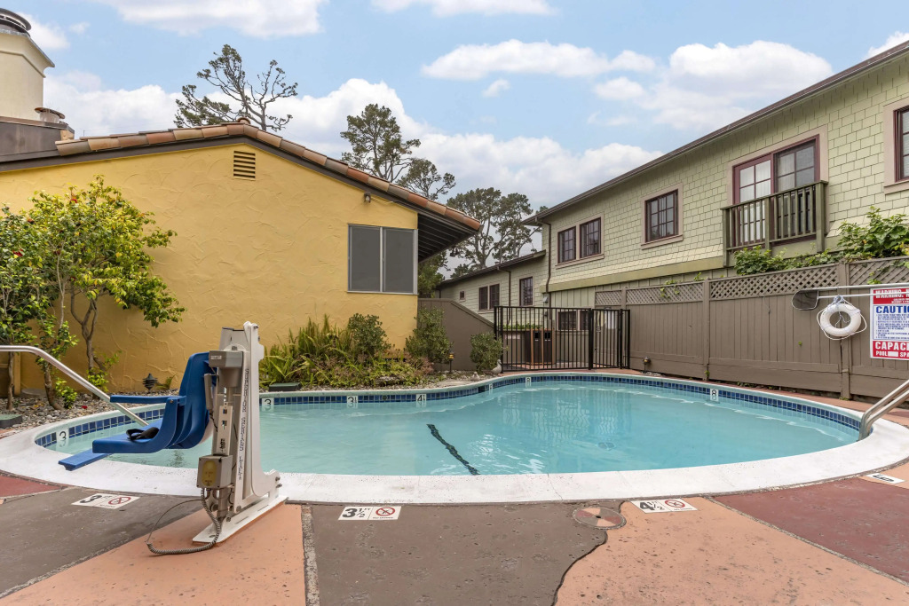Best Western Carmels Town House Lodge