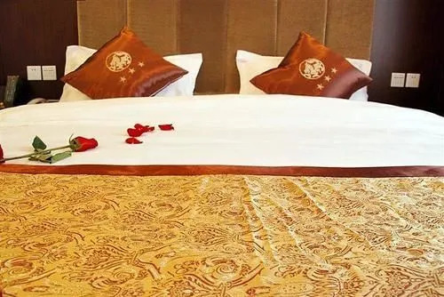 Super 8 Collection Hotel (Chongzhou Government Center Square)