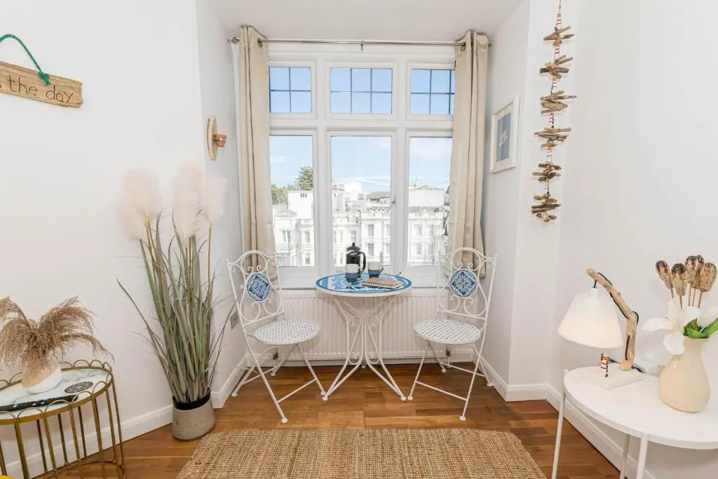 Sleek, Modern and Centrally Located 1bedroom flat with Free WiFi