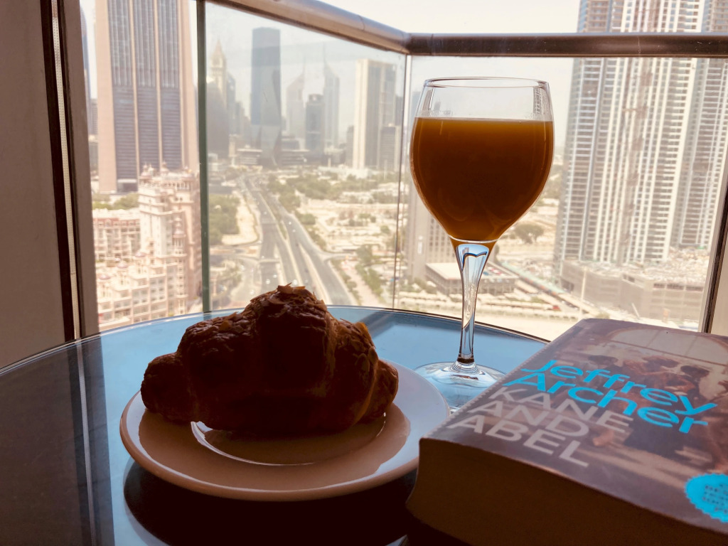 Fashion avenue Dubai Mall -The Residence