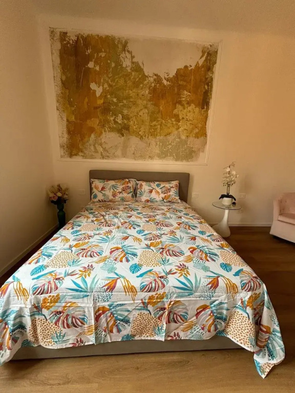 Pleasant Apartment Near Center