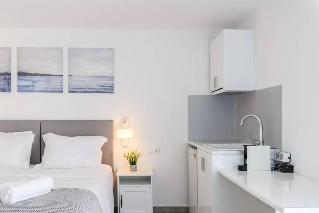 Apartment 1- Eleven Keys