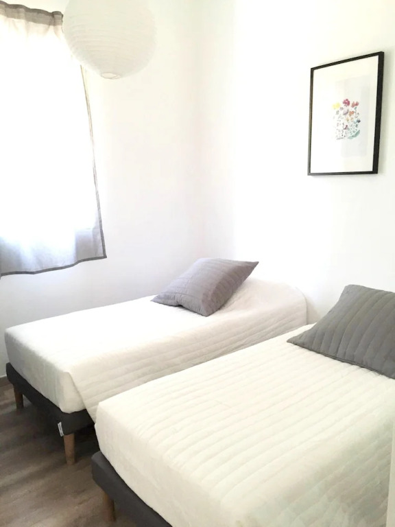 House With 2 Bedrooms in Venasque, With Wonderful Mountain View, Pool