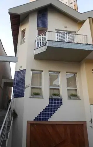 Dom Hostel