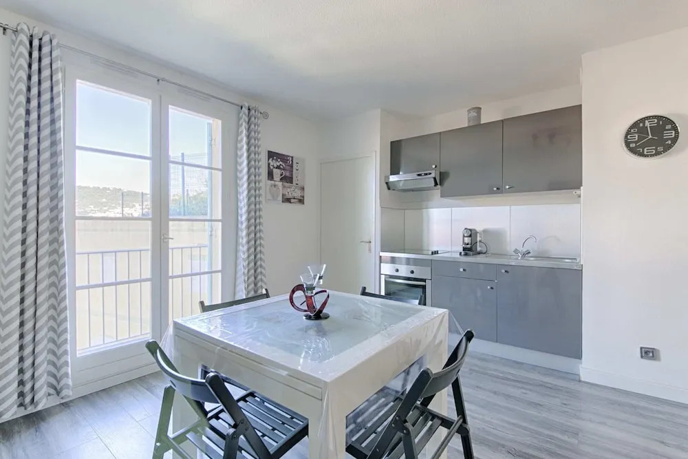 Nice 2 Room Apartment With Terrace - Vieux Nice