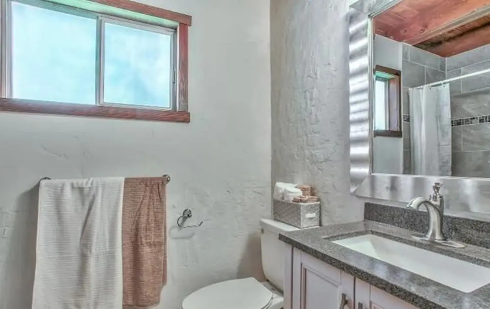 963 Tanglewood Cottage 3 Bedrooms 2 Bathrooms Cottage