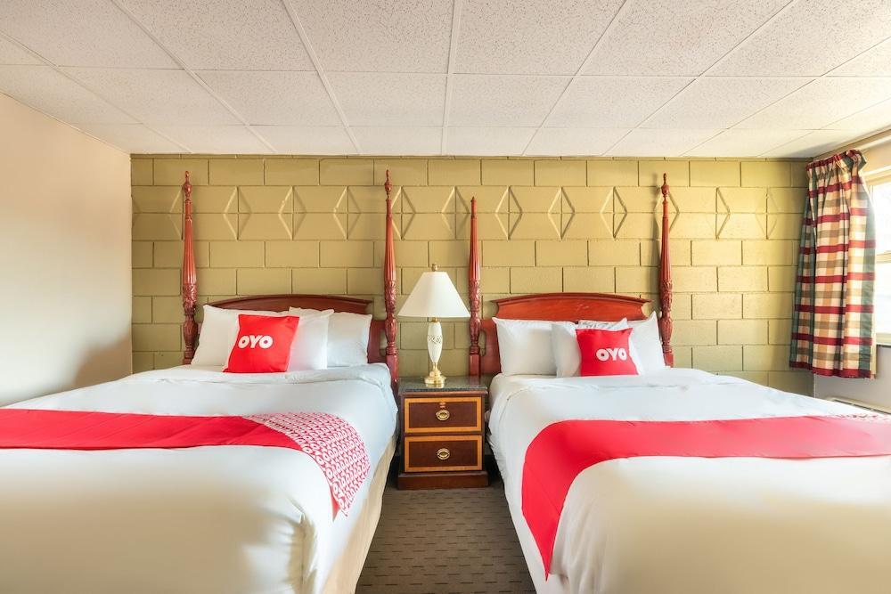OYO Hotel Malden MA Broadway