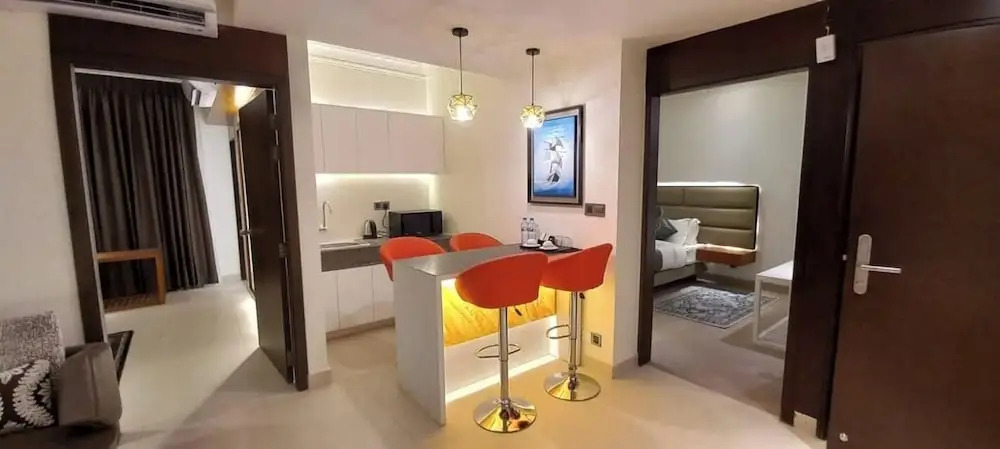 Royal Pearl Suites