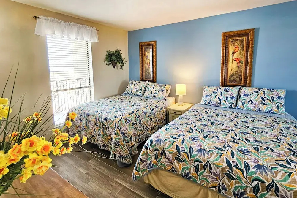 Walkable, All-suite 3br: Suntide III - Unit 1003