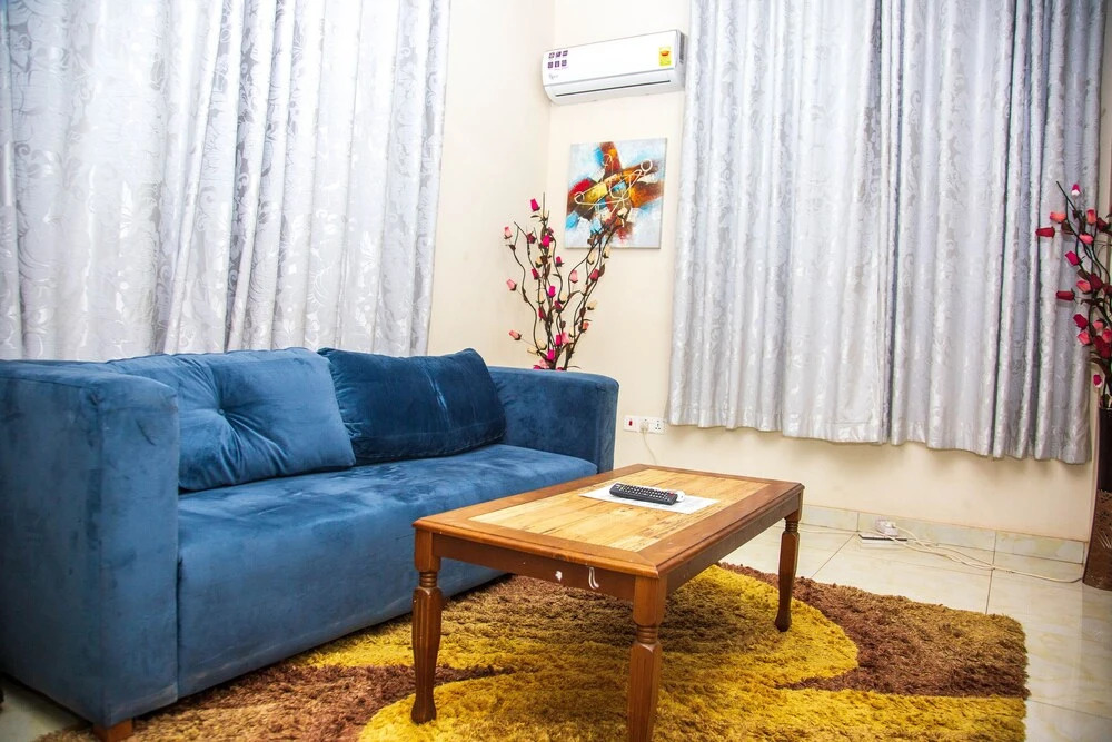 Earls Court Spintex Apartment