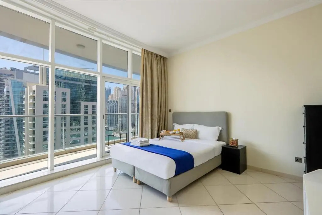 Dubai Marina 3 Bedroom Suite with Full Marina View