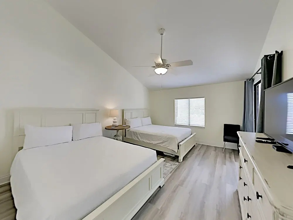 Shoreline Garden Townhomes #31 - Linger Longer