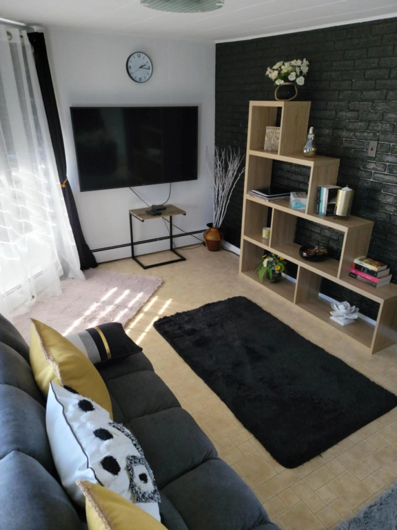 charming & comfy apartment, close to highway, wifi, netflix, amazon prime