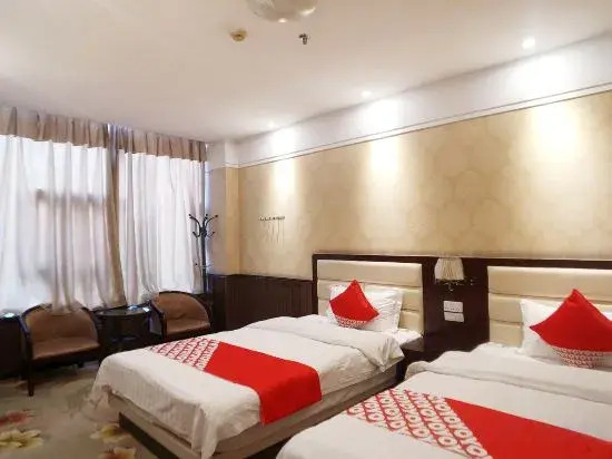 Chongqing Lushan Junwei Business Hotel
