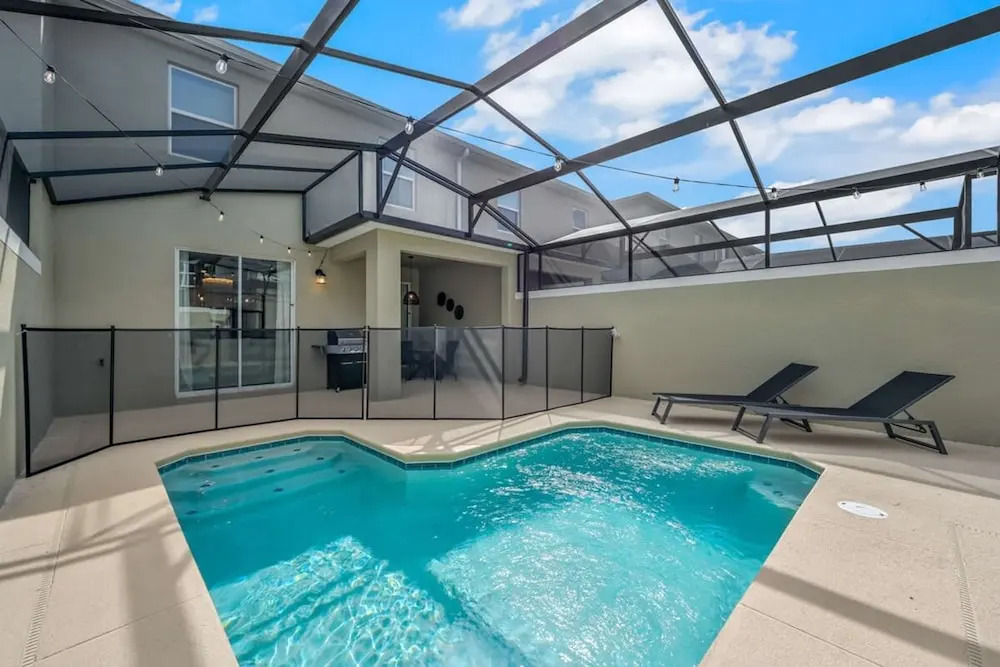 Ultimate Luxury Home-private Pool Themed Bedroom