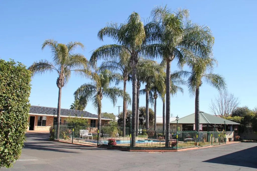 Town and Country Motor Inn