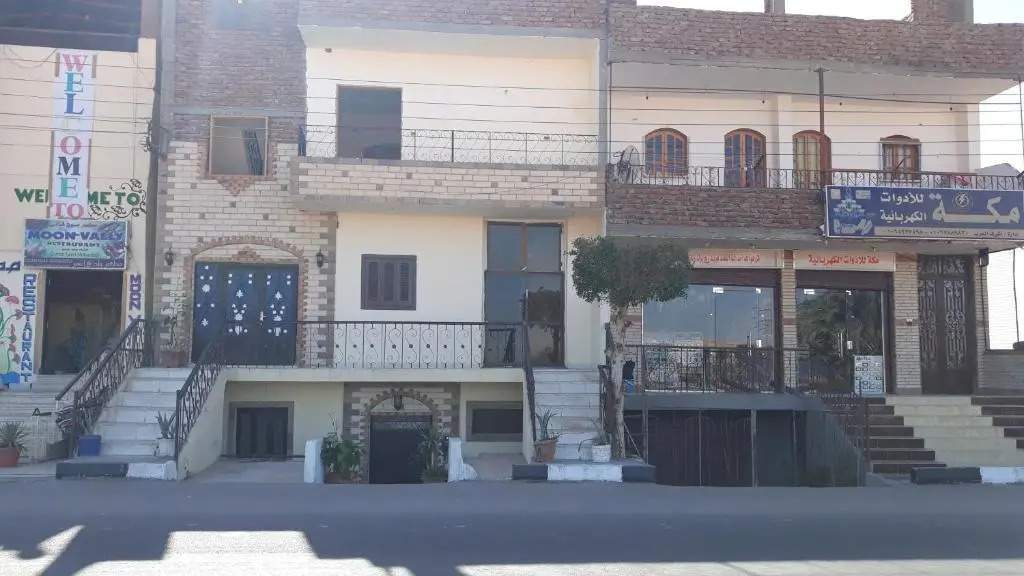 Prince of Luxor Flats