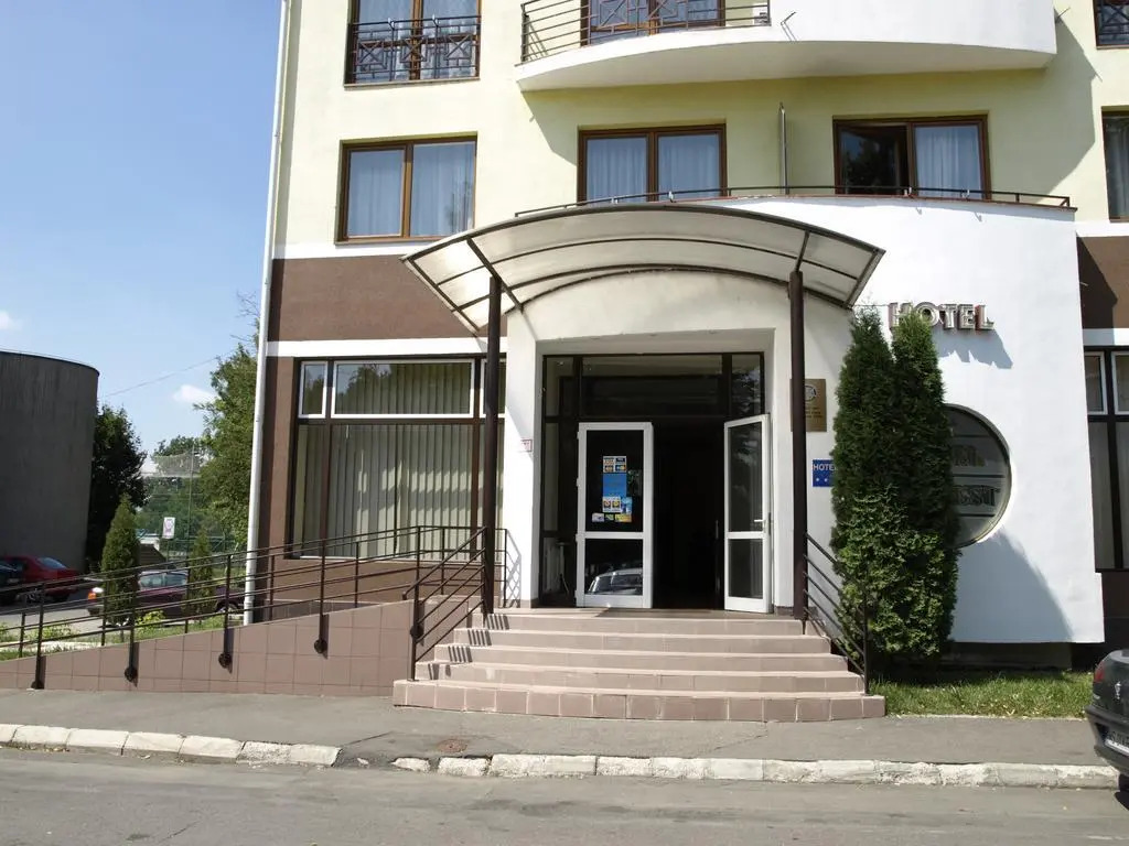 Hotel Everest