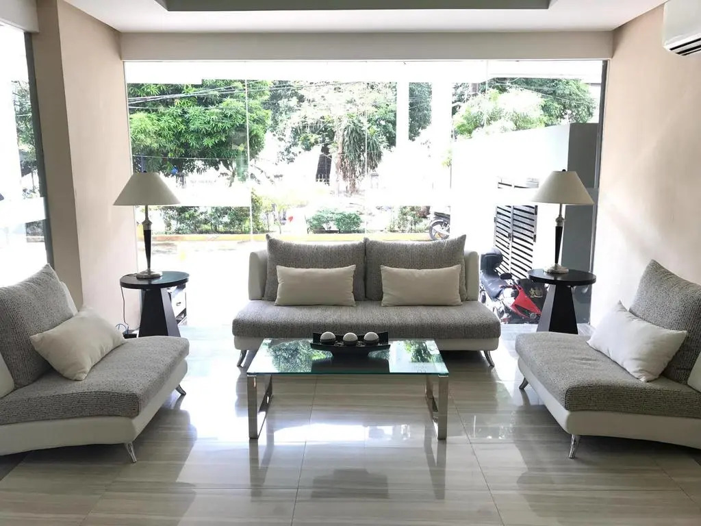 88 Courtyard Hotel