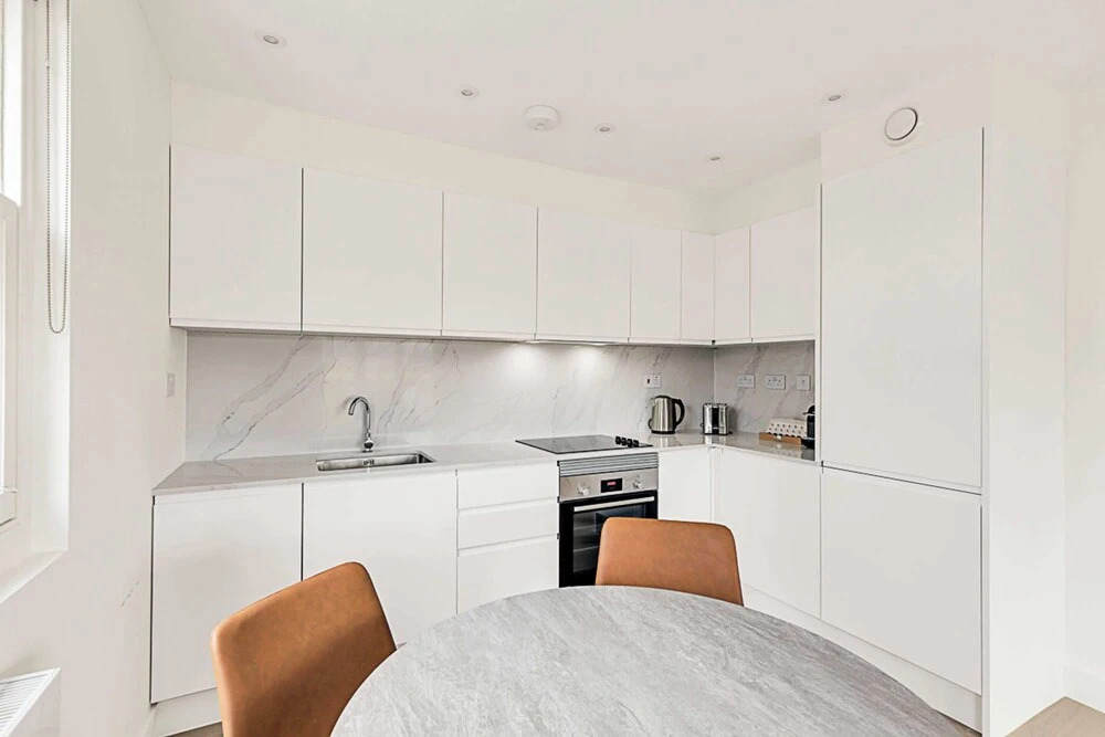 Sunny 2-bed Gem in Chiswick