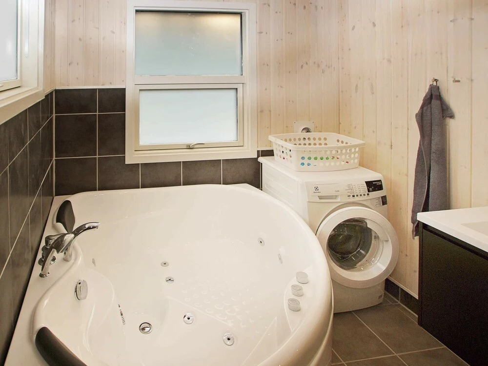 Fantastic Holiday Home in Hemmet With Whirlpool