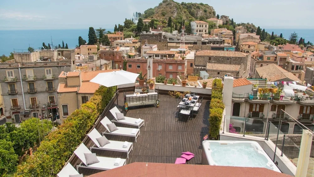 Attico Giafari 6, Emma Villas