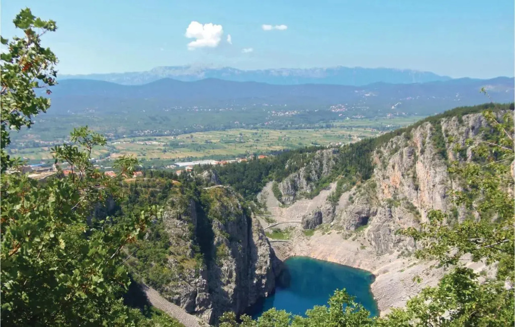 Three-Bedroom Holiday Home in Imotski