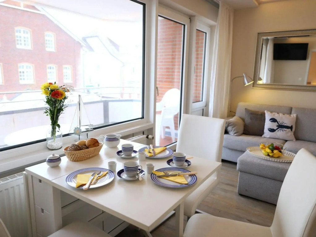 Modern eingerichtete, komfortable 2-Zimmer-Wohnung im 2. OG (Fahrstuhl vorh.)