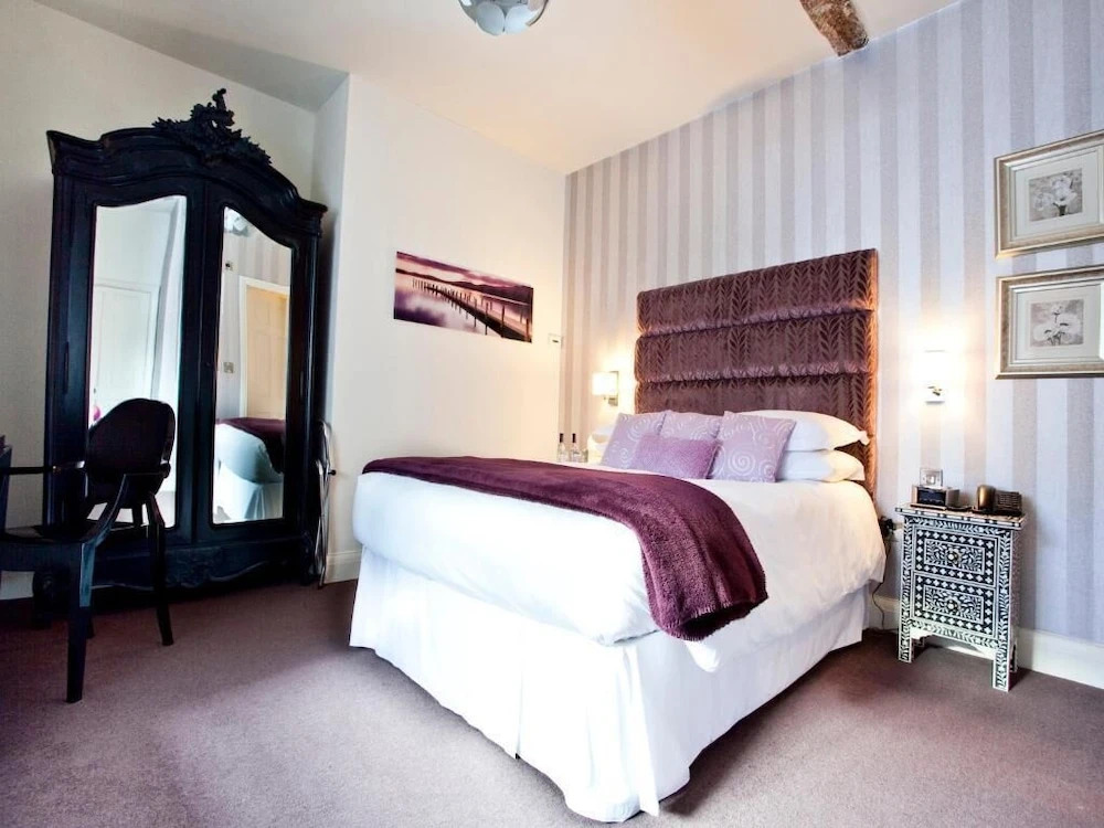 The Royal Hotel