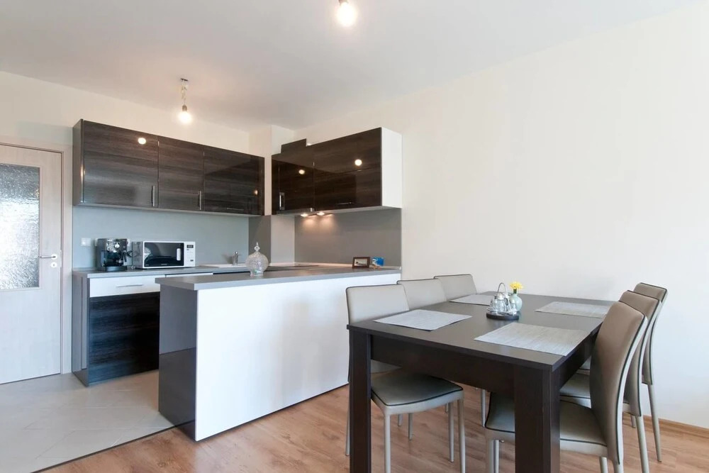 Fm Premium 1-Bdr Apartment - Banishora District