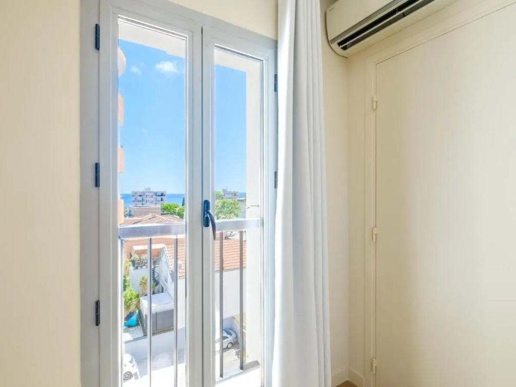 B&B HOTEL Antibes Juan-les-Pins