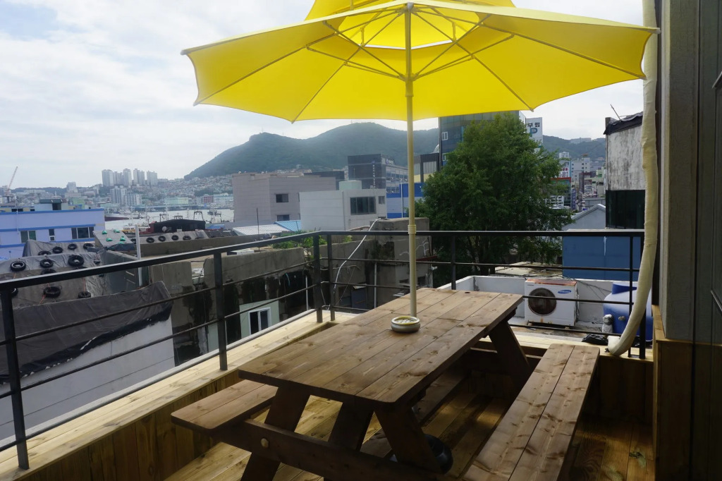24 Guesthouse Nampo Station