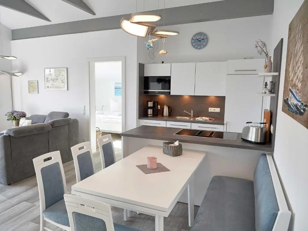 Villa "Düne 4" in Binz - WG7 "Strandmuschel" mit Balkon strandnah