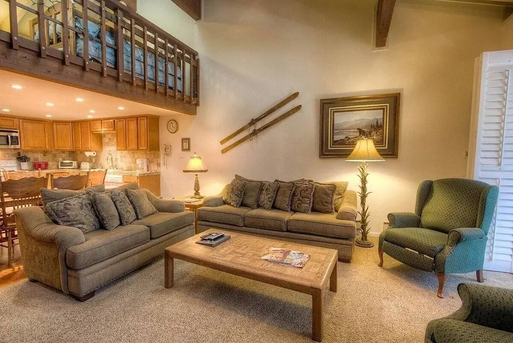 Eagle's Lake Retreat 4 Bedroom Condo by RedAwning